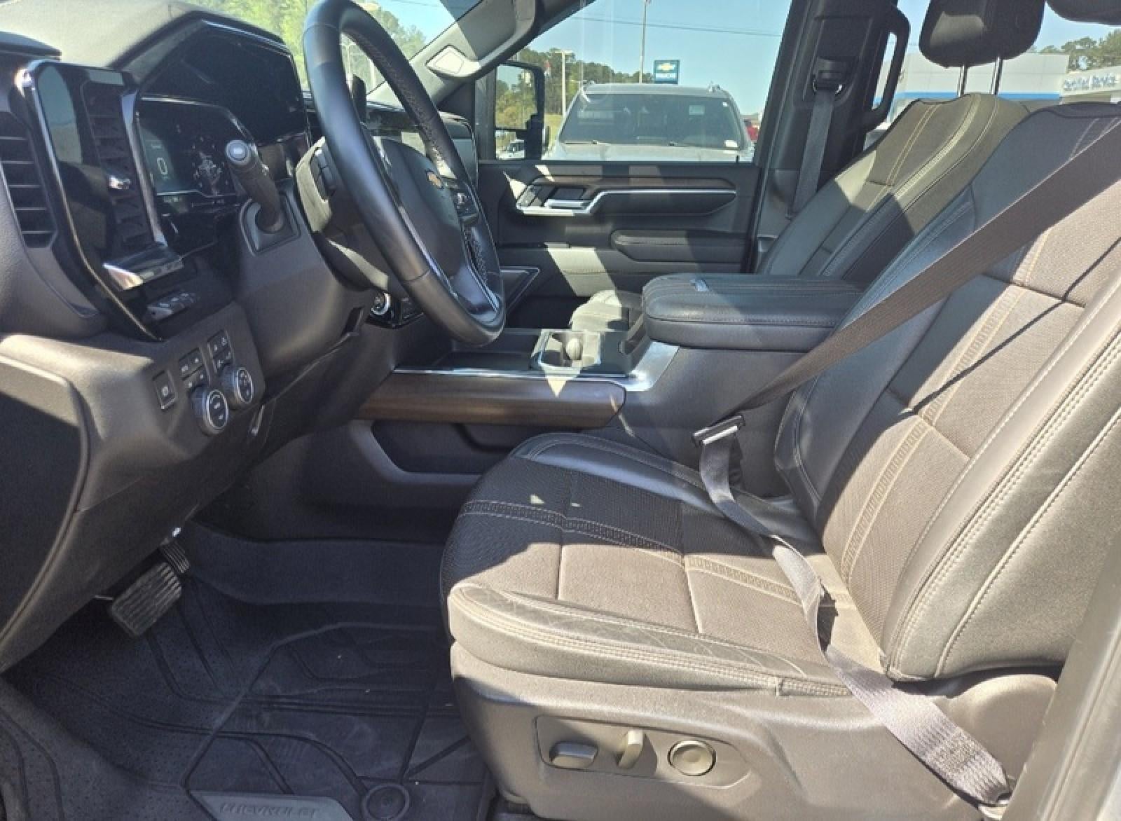 2024 Chevrolet Silverado 3500 HD High Country DRW