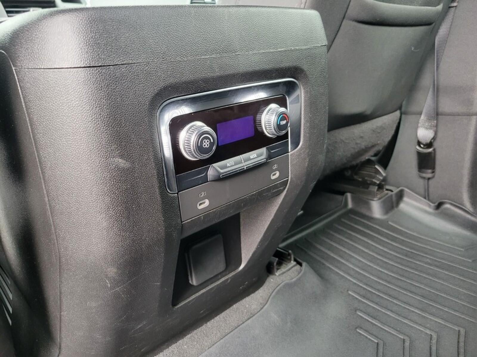 2023 GMC Yukon XL SLE