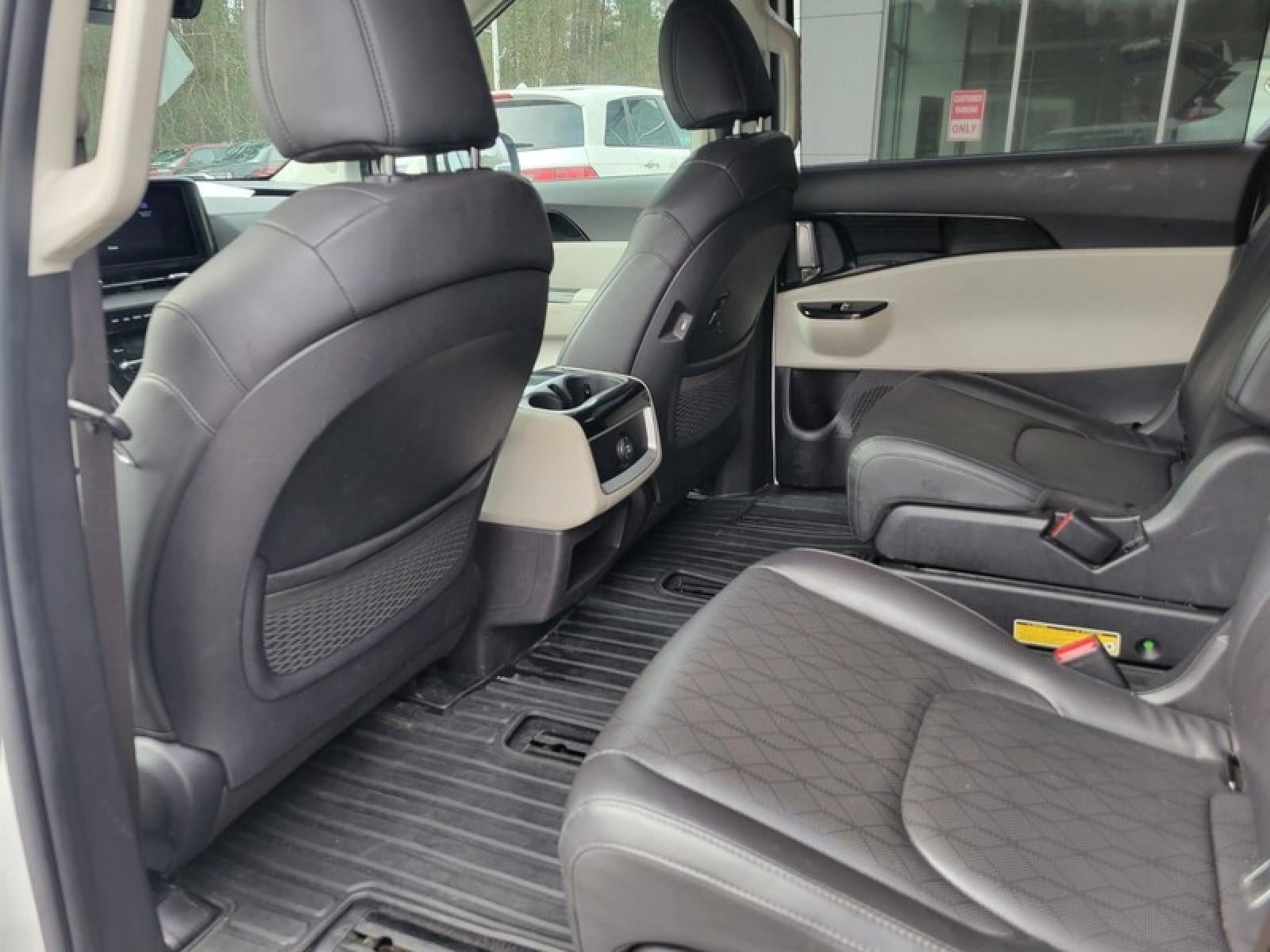 2024 Kia Carnival EX