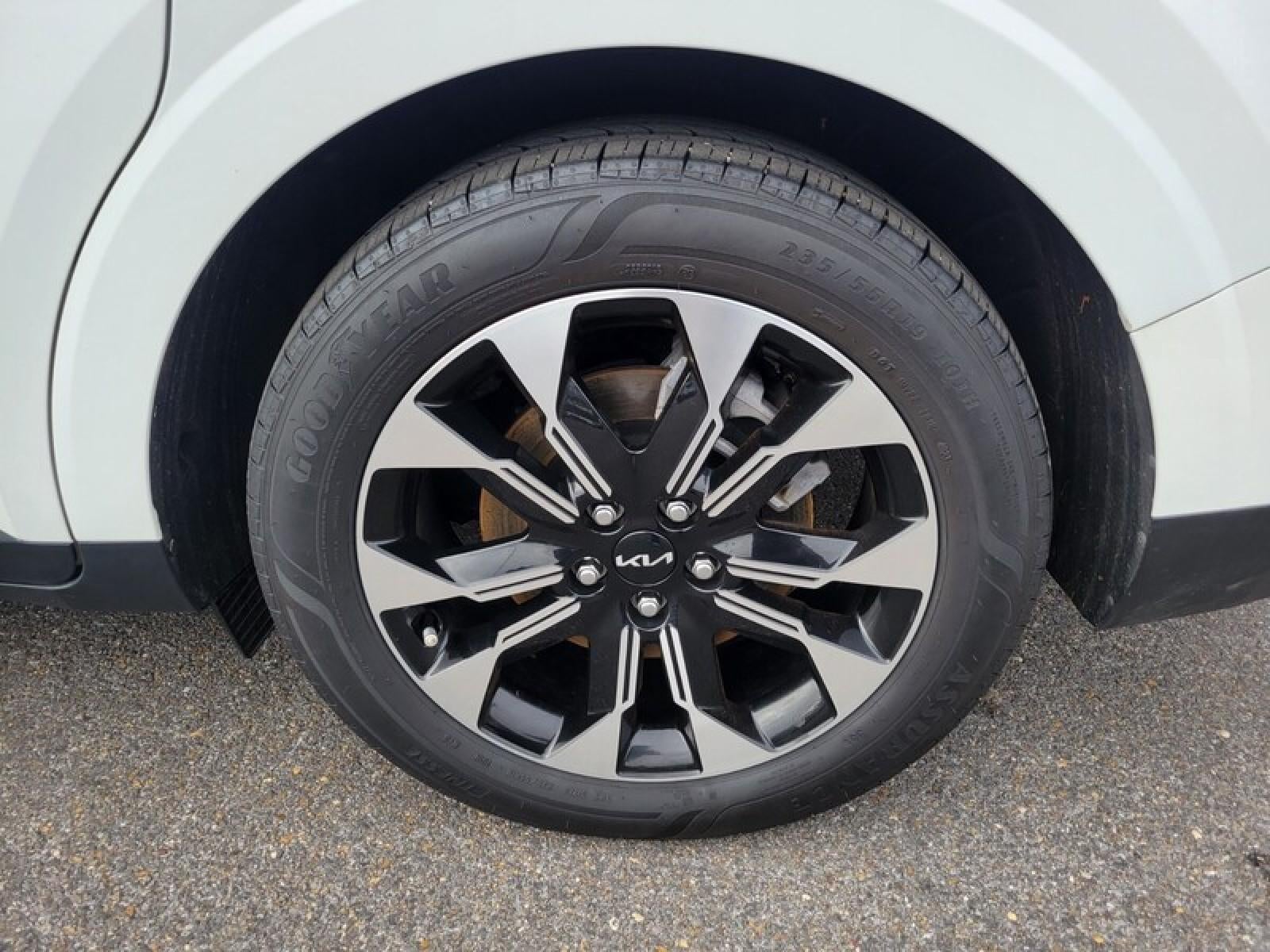 2024 Kia Carnival EX