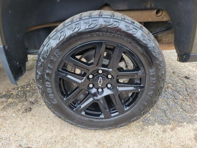2023 Chevrolet Silverado 1500 Custom Trail Boss