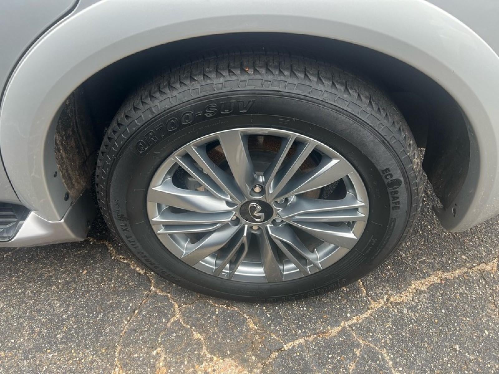 2022 INFINITI QX80 LUXE