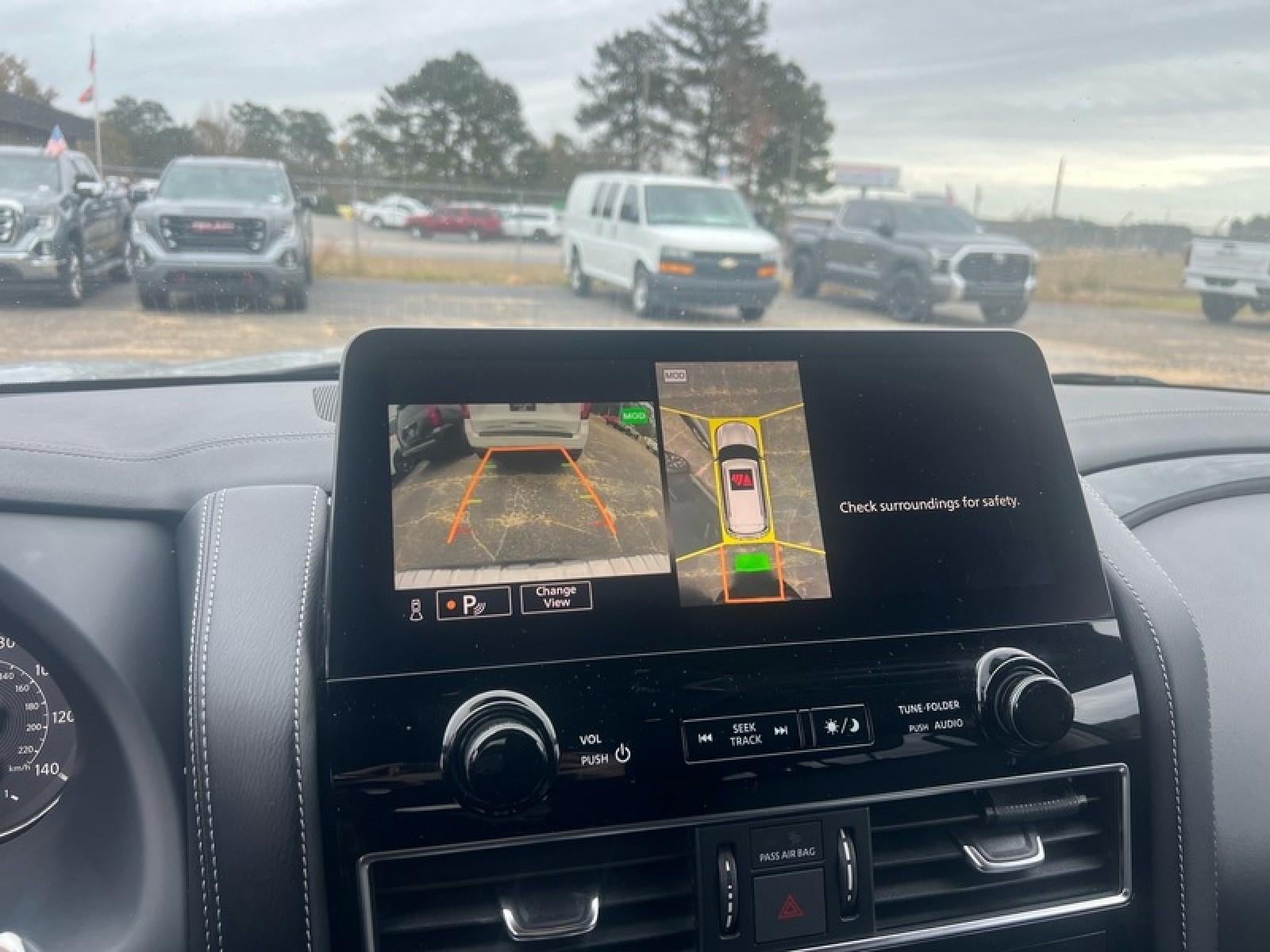 2022 INFINITI QX80 LUXE