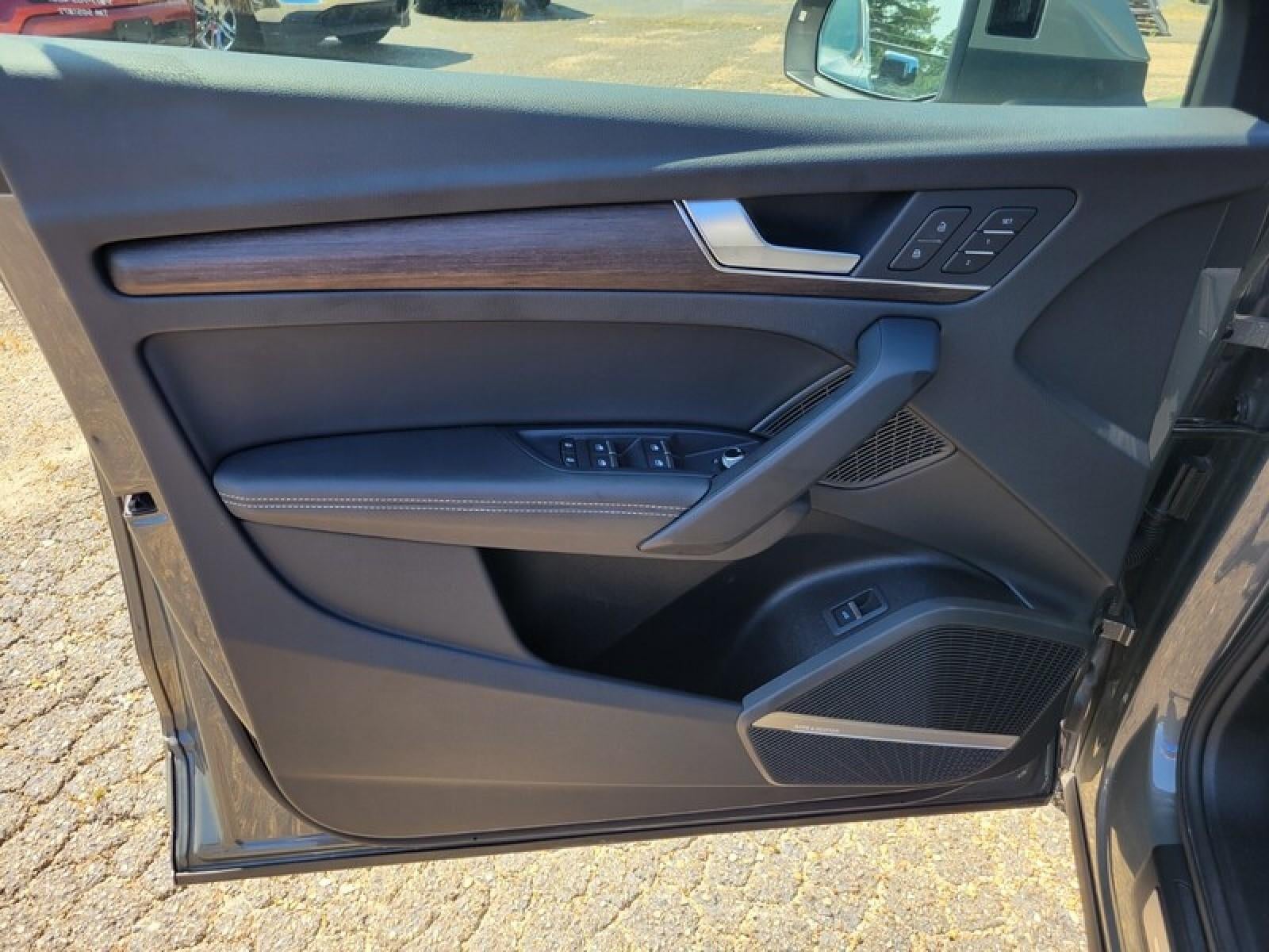 2024 Audi Q5 S line Premium Plus